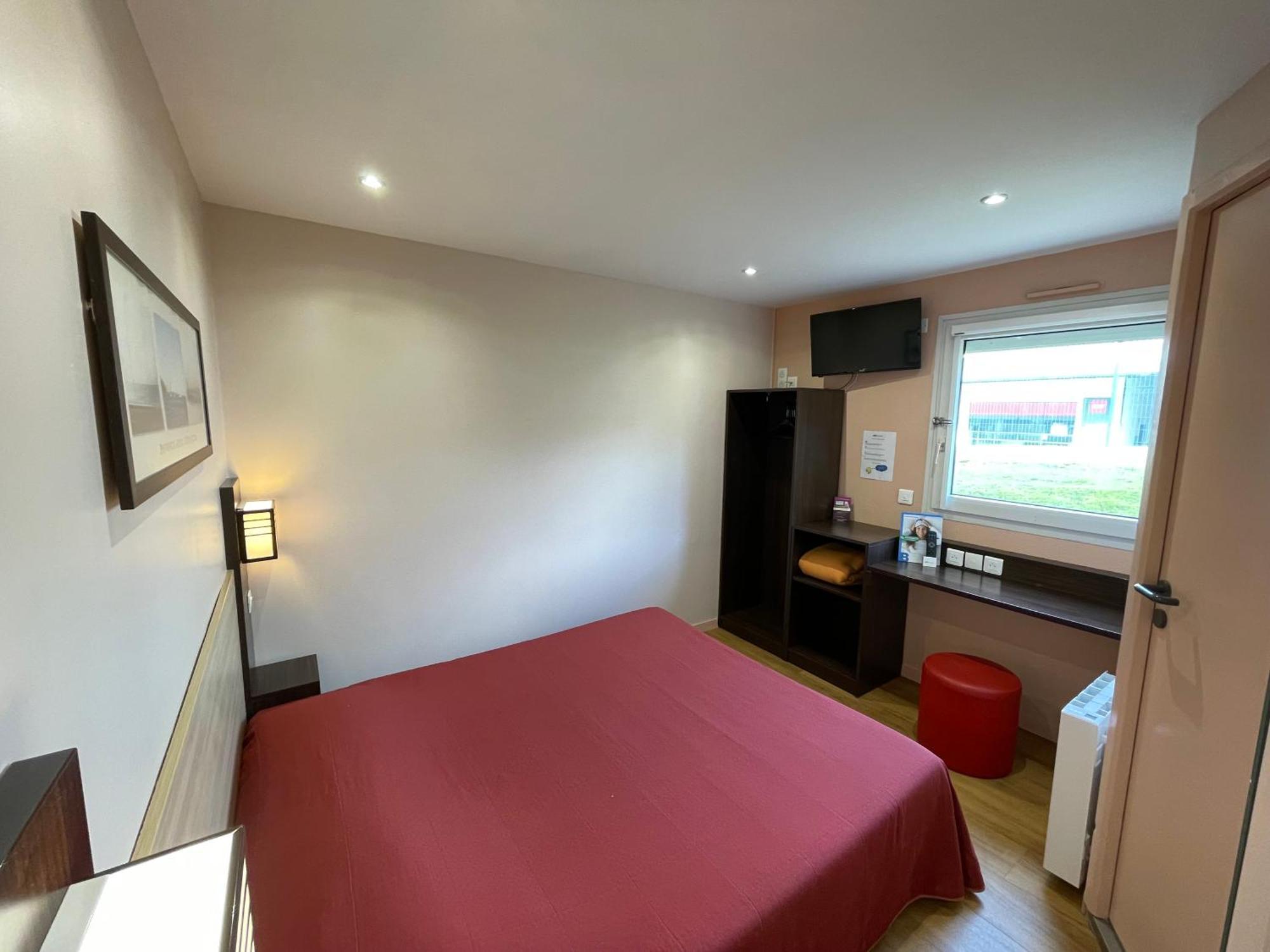 Brit Hotel St-Quentin/Nord Fayet  Exterior foto