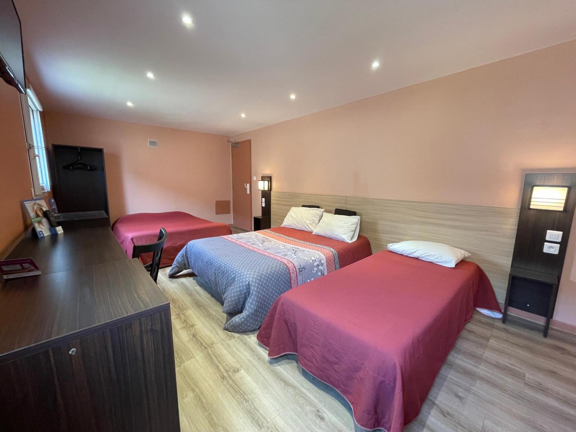 Brit Hotel St-Quentin/Nord Fayet  Exterior foto