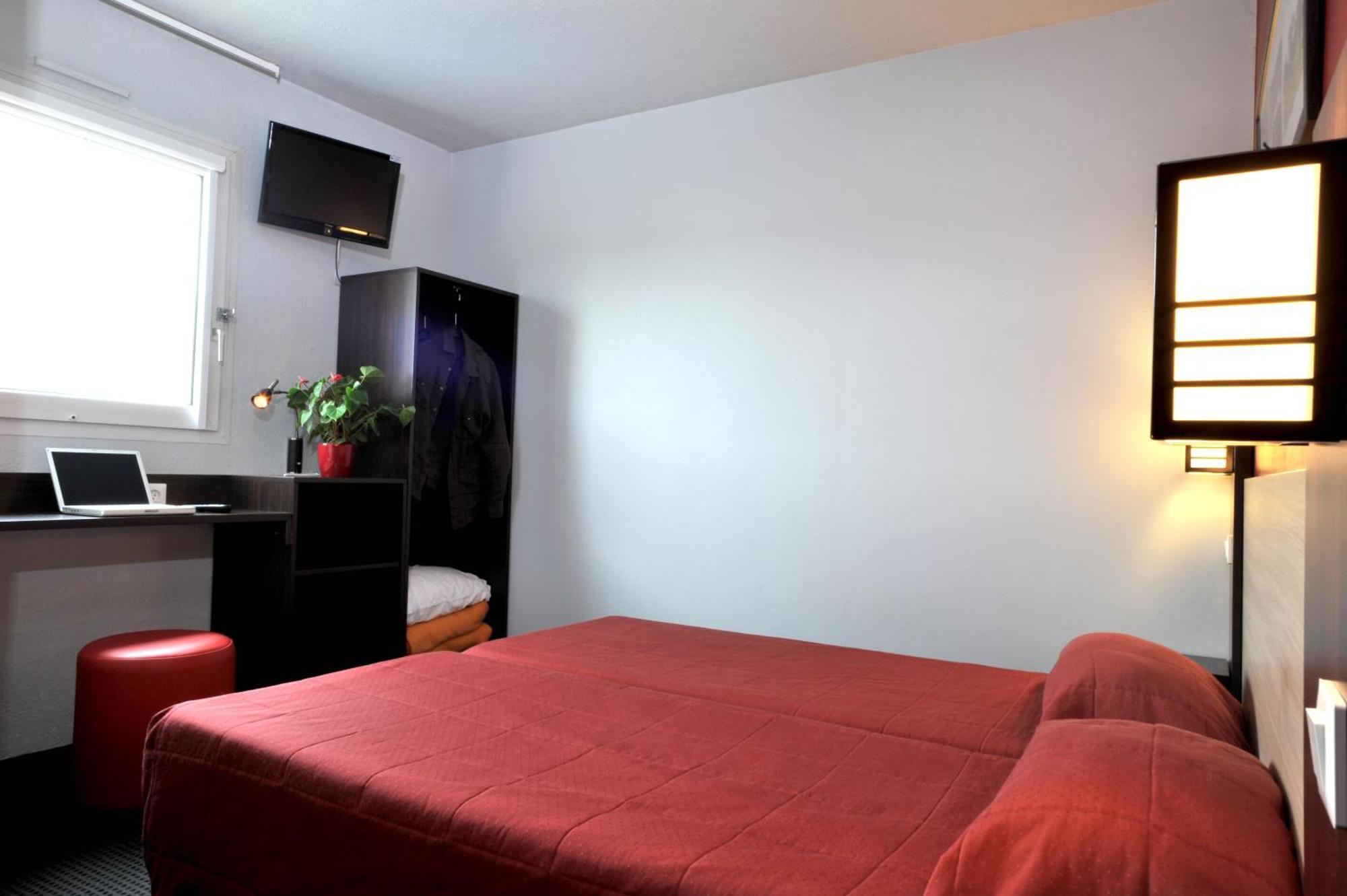 Brit Hotel St-Quentin/Nord Fayet  Exterior foto